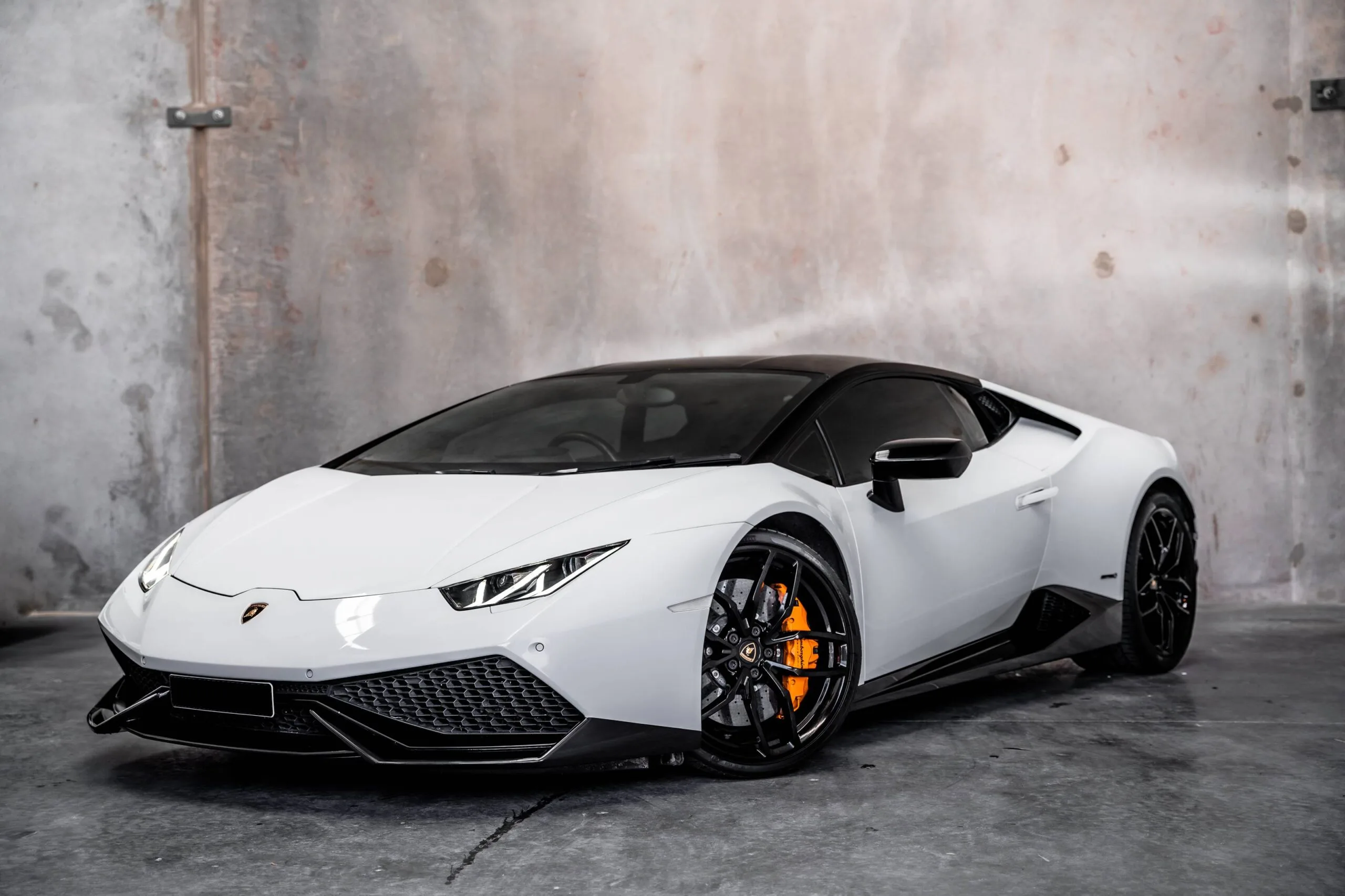 LAMBORGHINI HURACAN WHITE